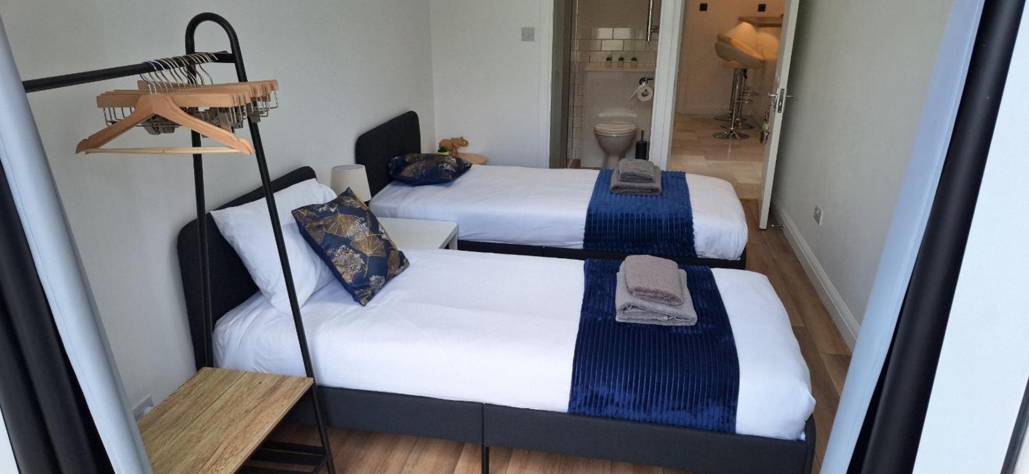 New 3 Bedrooms Flat In Ashford Near Heathrow Экстерьер фото