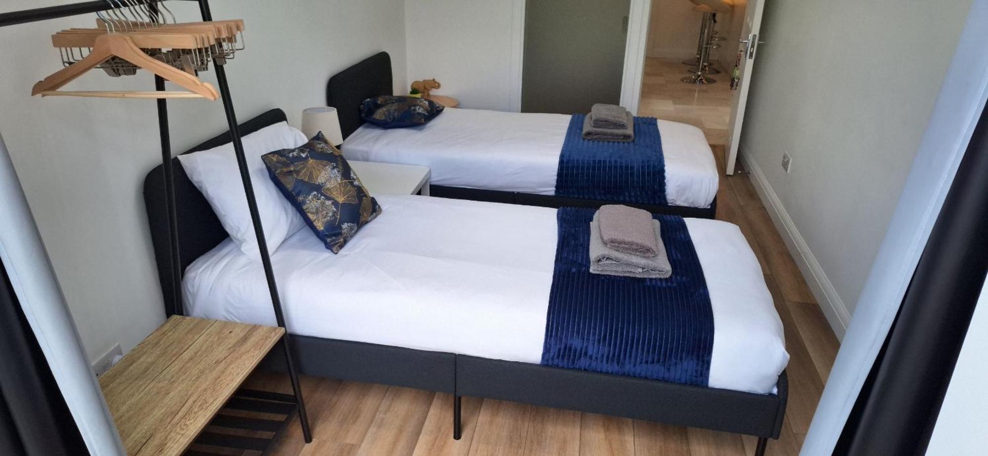 New 3 Bedrooms Flat In Ashford Near Heathrow Экстерьер фото