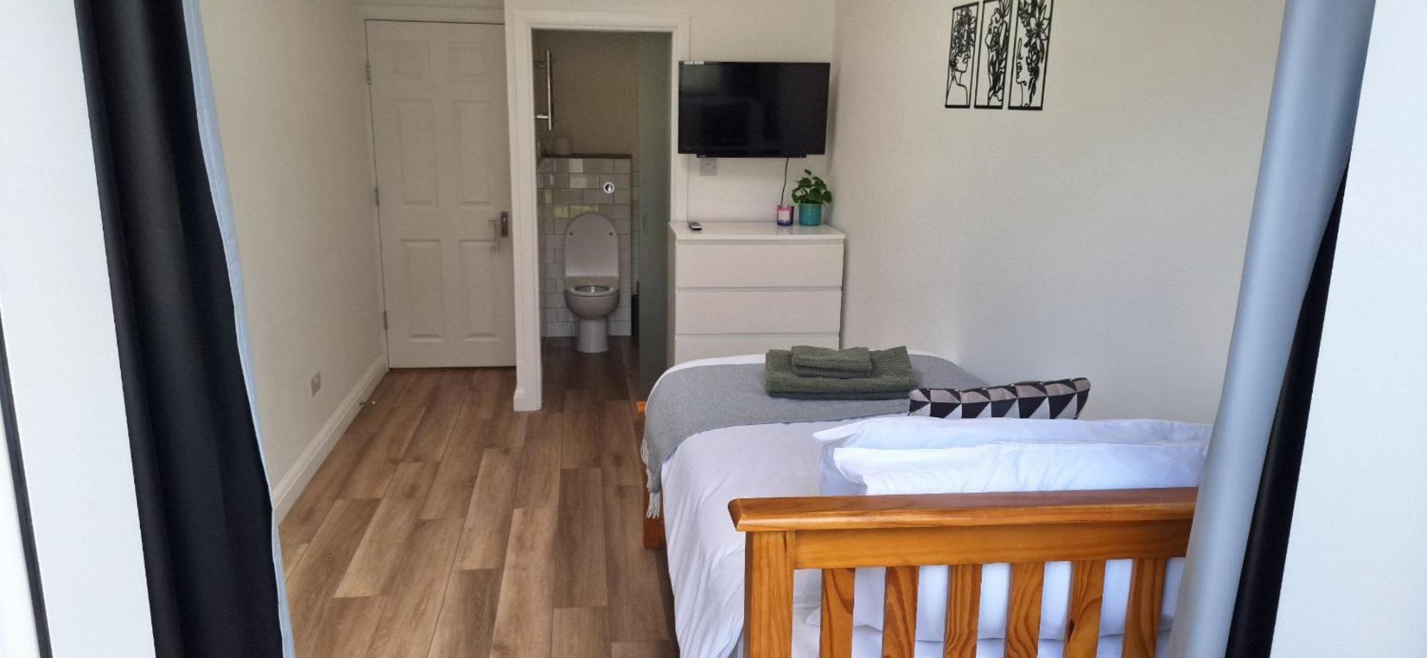 New 3 Bedrooms Flat In Ashford Near Heathrow Экстерьер фото